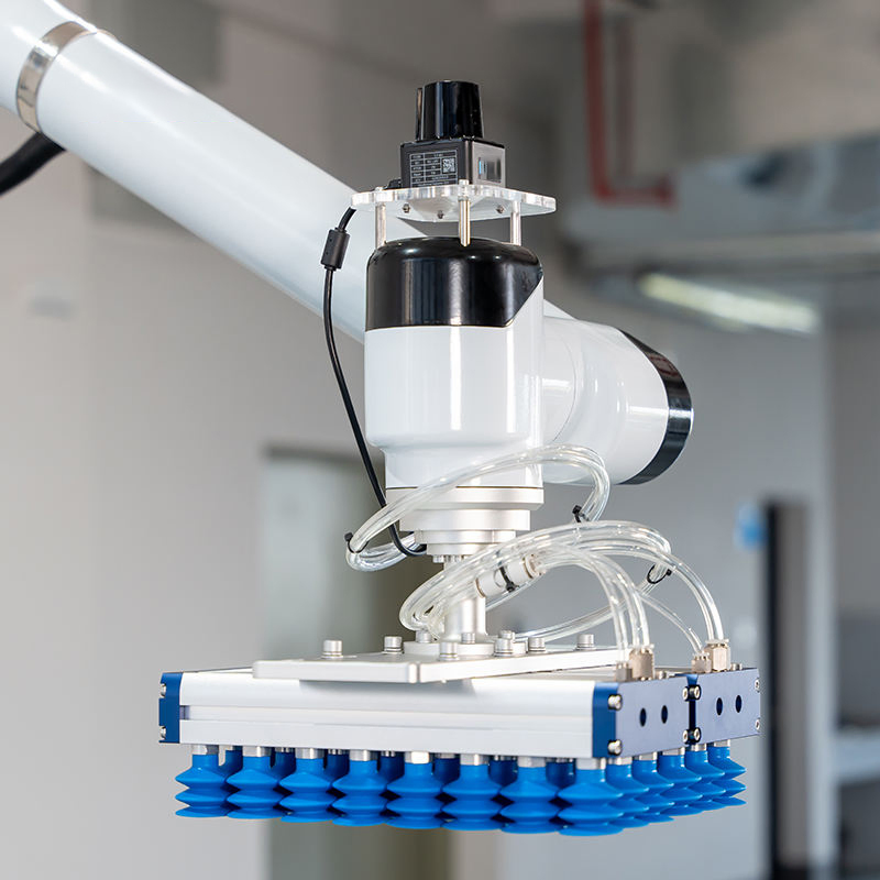 Smooth Medical Saline Palletizing Collaborative Robot