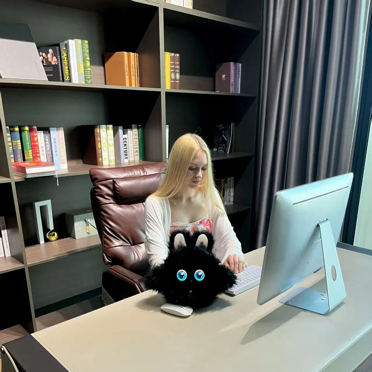 Backed by Global Data-Driven Nervous System Ai Robot Pet