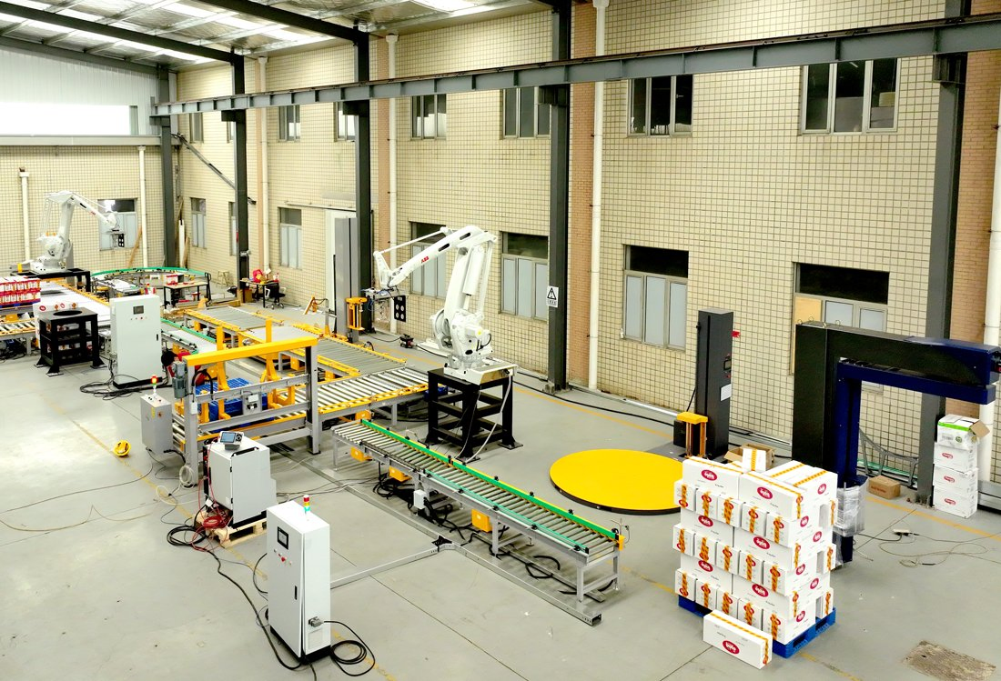 Complete Packaging Line Stretch Wrapper Robotic Palletizing System with Motorized Conveyors Pallet Dispenser