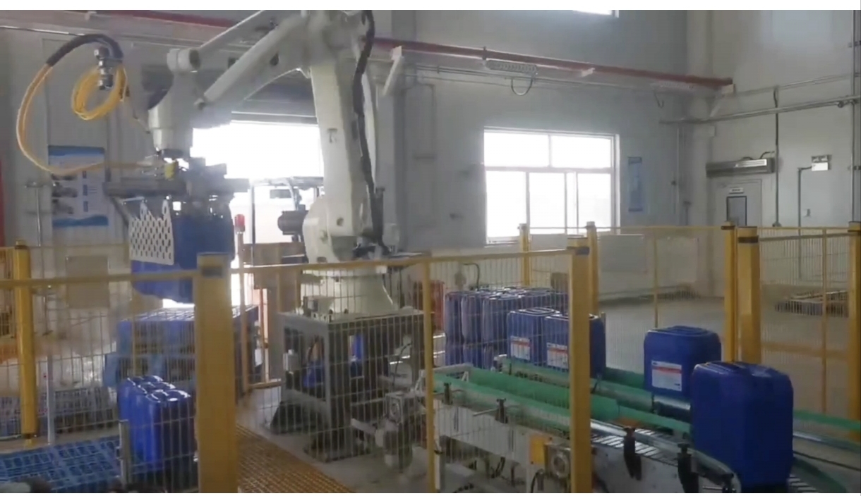 Robot Arm for Industrial Bulk Material Palletizing