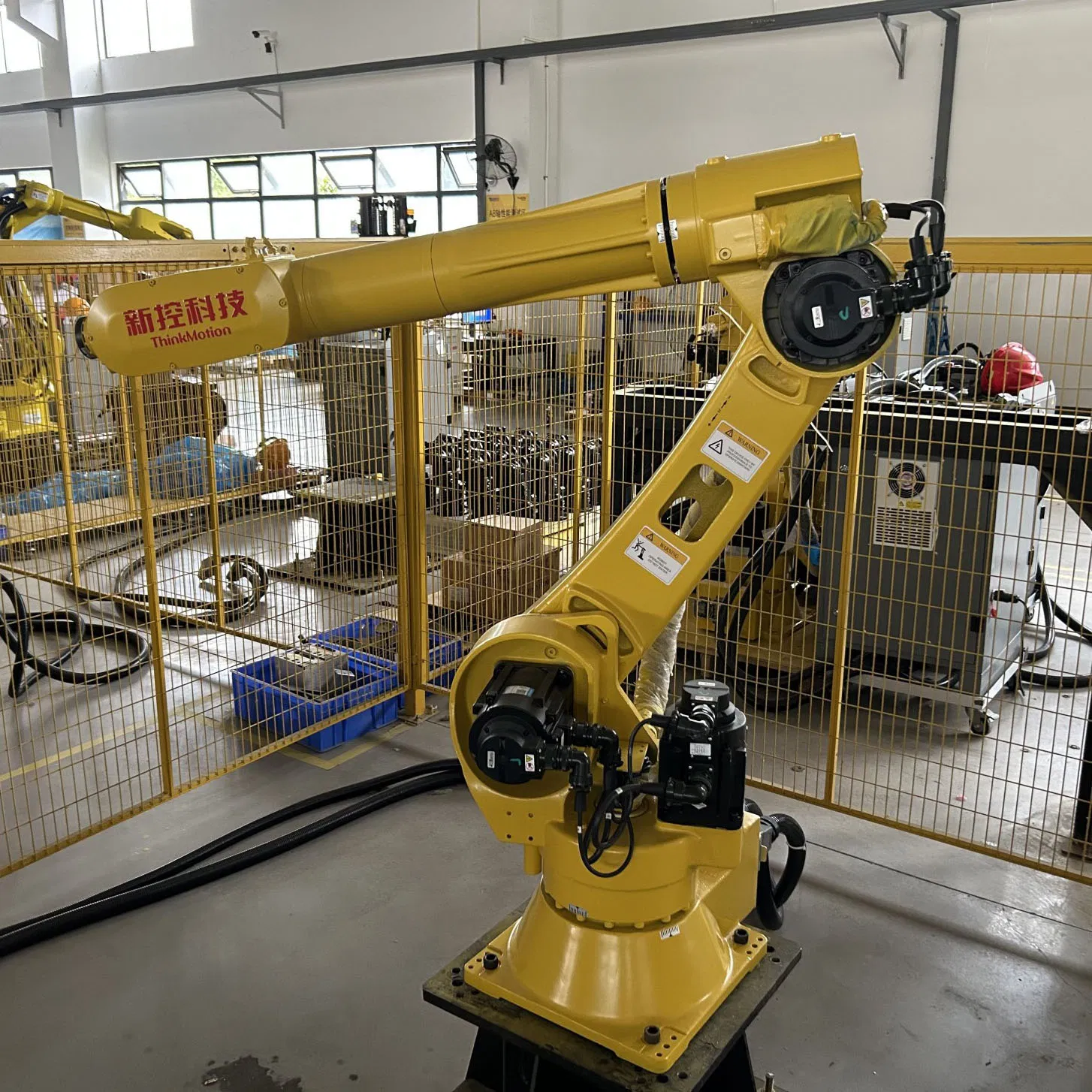 High-Performance Extended Welding Robot for Heavy Load Material Handling