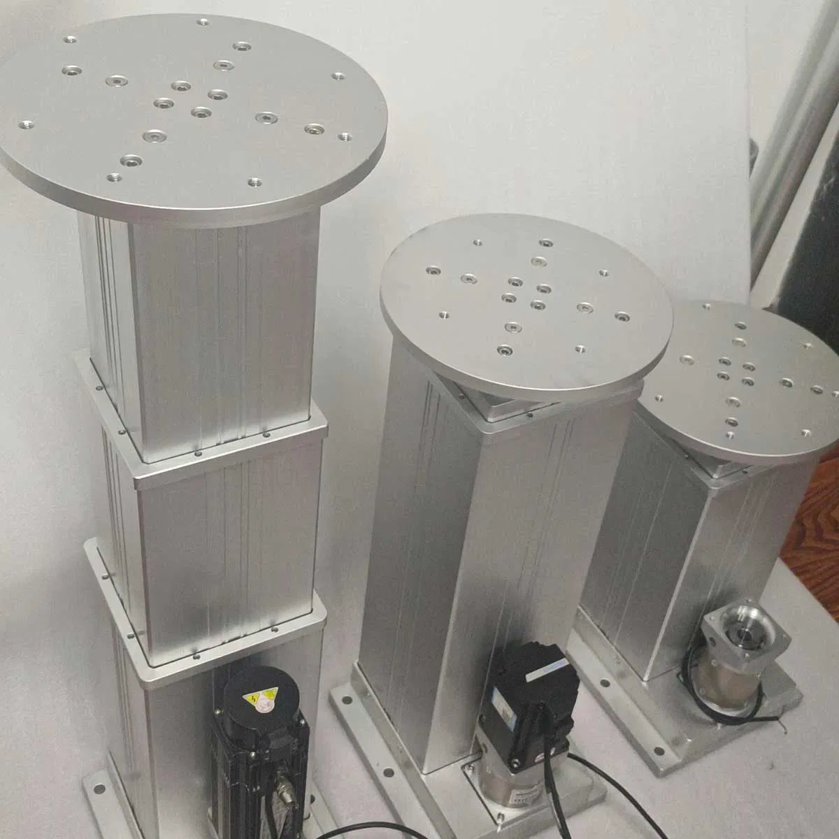 Efficient 200 Kg Rotary Lifting Robots for Heavy Loads