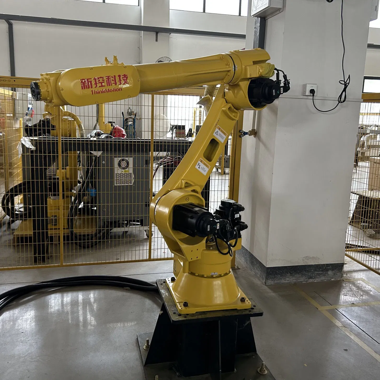 High-Performance Extended Welding Robot for Heavy Load Material Handling