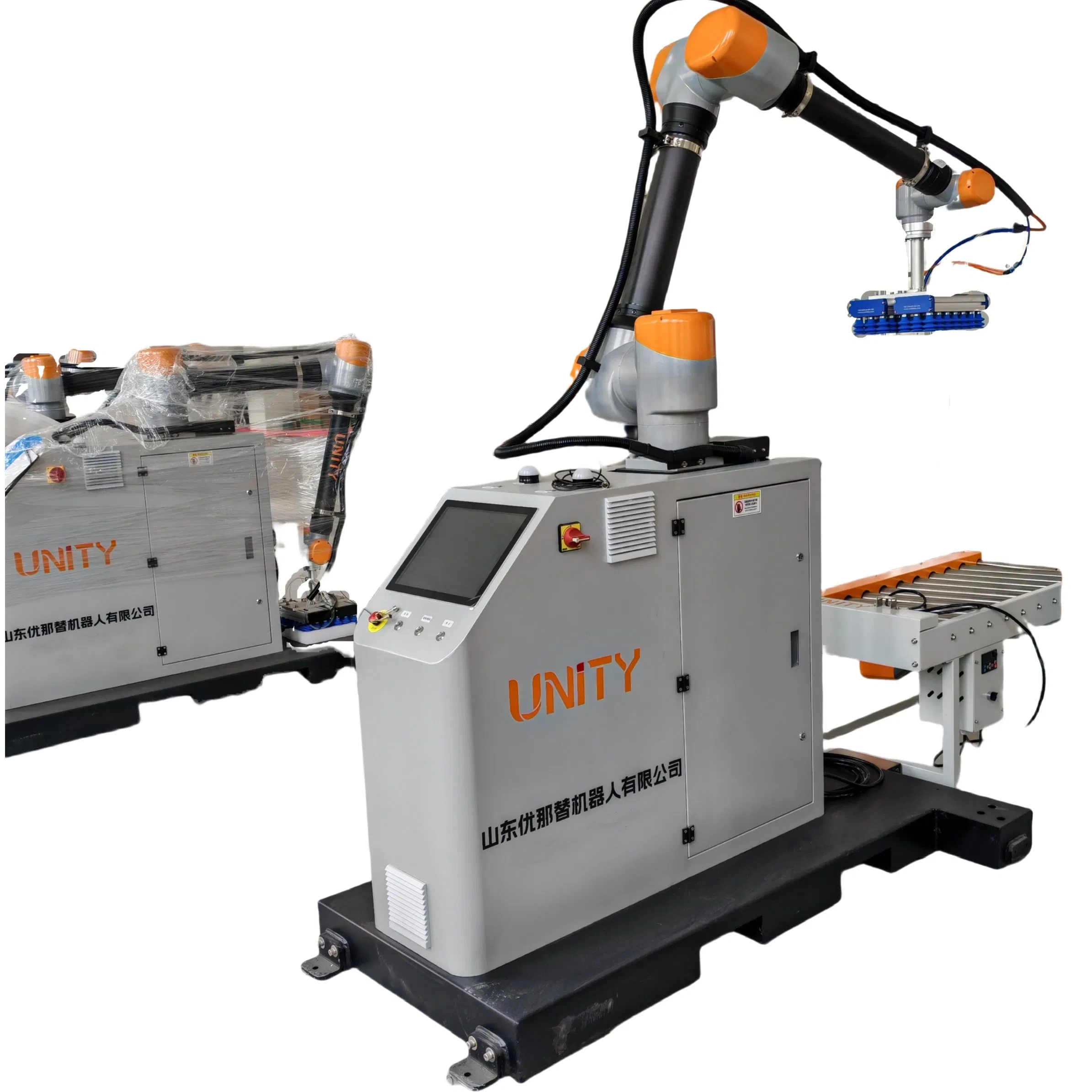 Versatile Collaborative Robots with Discounts for Warehouse Automation