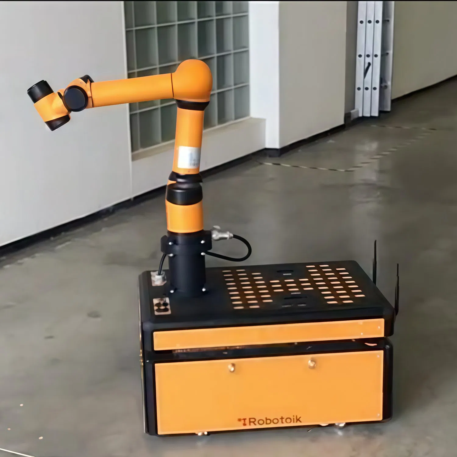 Agv and Mobile Collaborative Robot Aubo Is7 Payload 7kg Arm 886.5mm Warehouse Logistics Intelligent Collaborative Robotic Arm