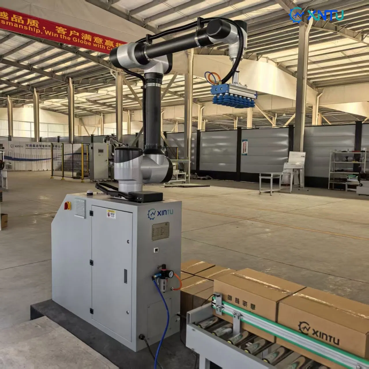 Automated Plastic Turnover Crate Handling: Cobot Robot Boost Warehouse Efficiency