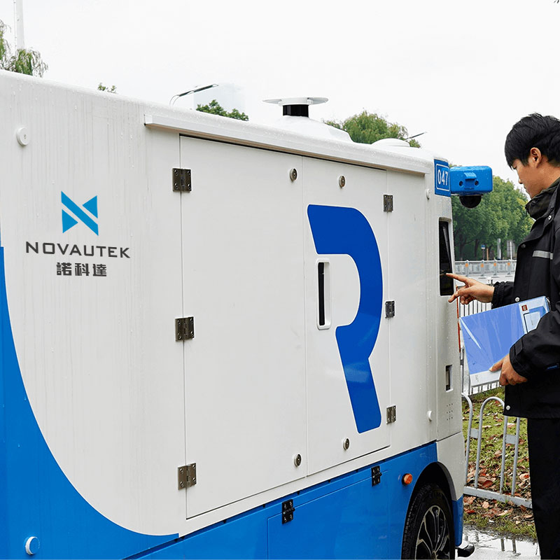 Autonomous Commercial Delivery Robot and Distribution Package Logistics Distribution Robot