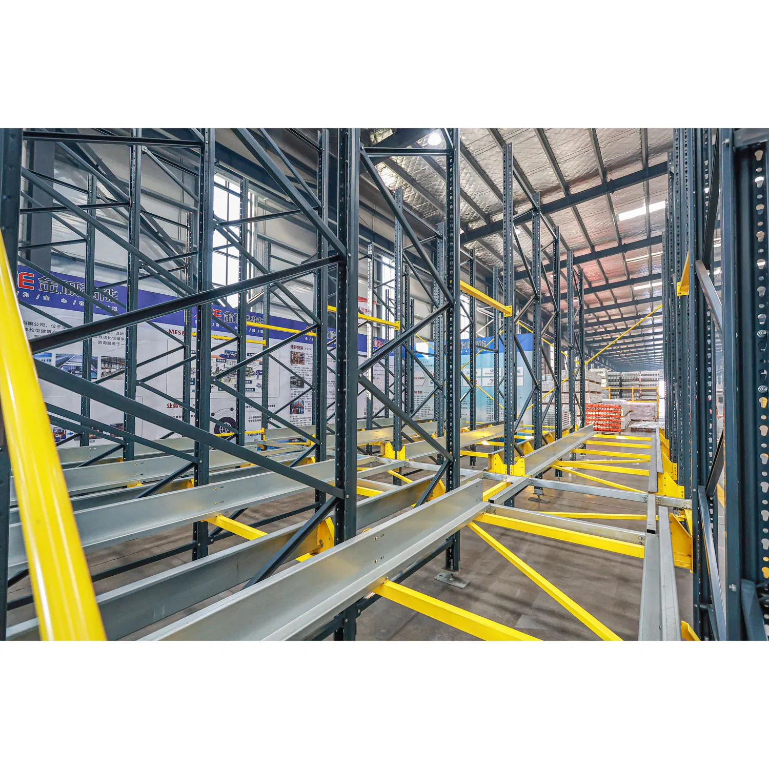 Robotic Radio Shuttle System for Warehouse