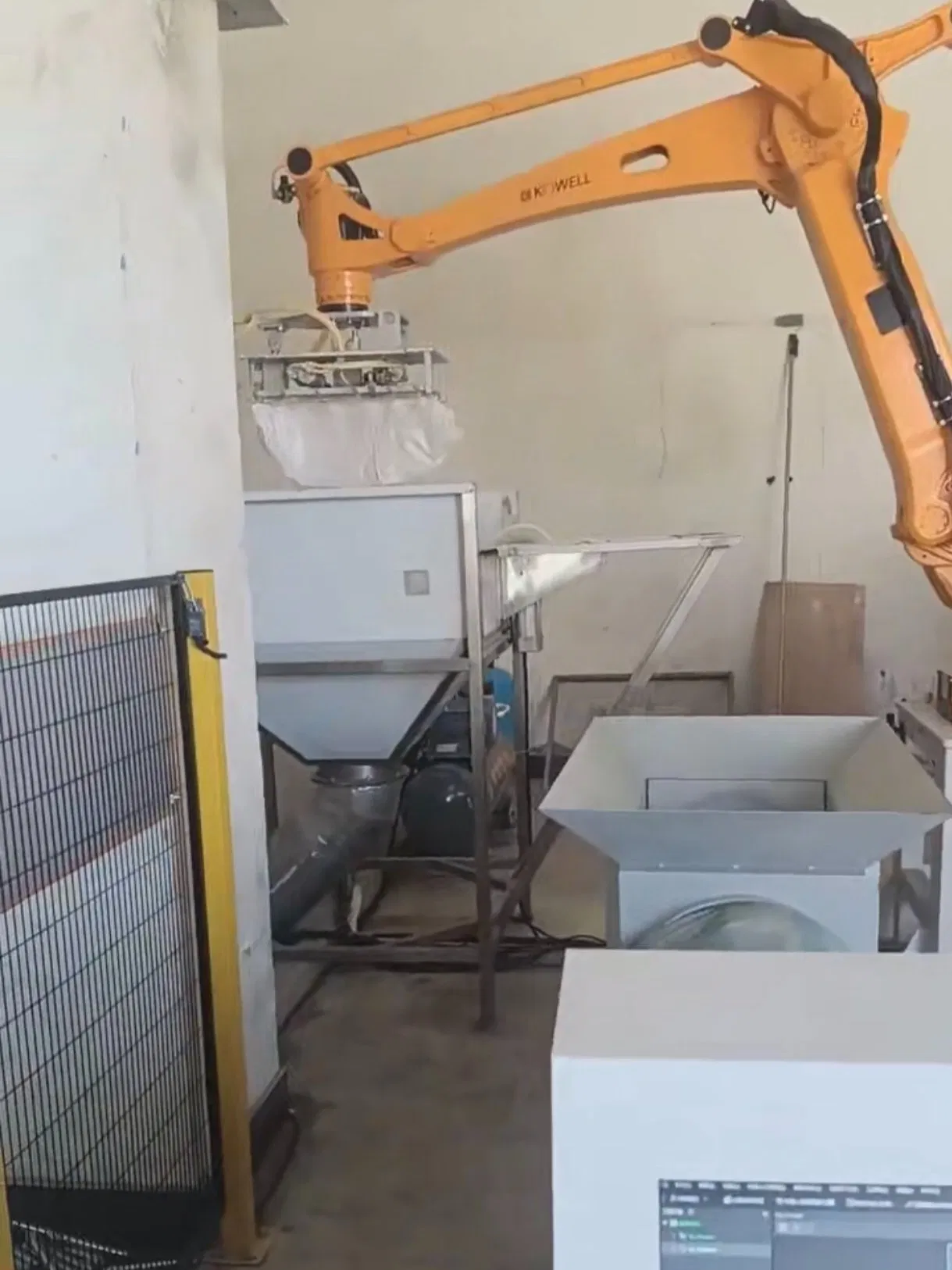 Fertilizer Bag Unpacking Robot: Automated Depalletizing Solution