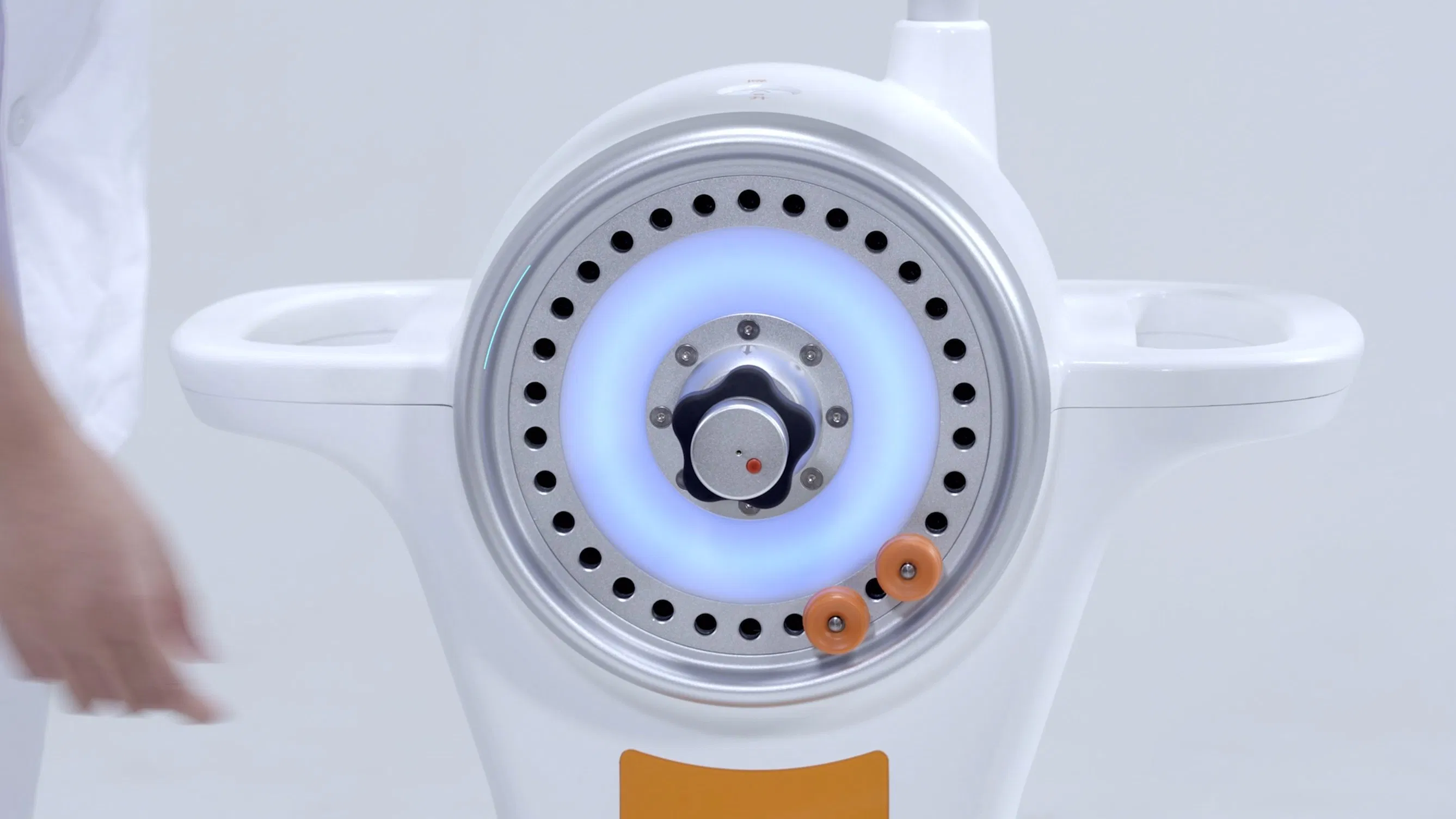Rehabilitation Robot Multi-Joint Isokinetic Training and Evaluation System for Stroke Patients Walking