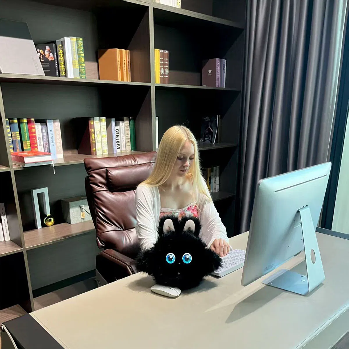 Intelligent Global Data Driven External Nervous System Toy Ai Robot Pet