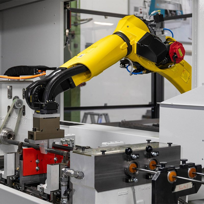 Fanuc M-20ID/35 Heavy Duty Industrial Handling Robot with Gripper for Stamping and Injection Machine Load