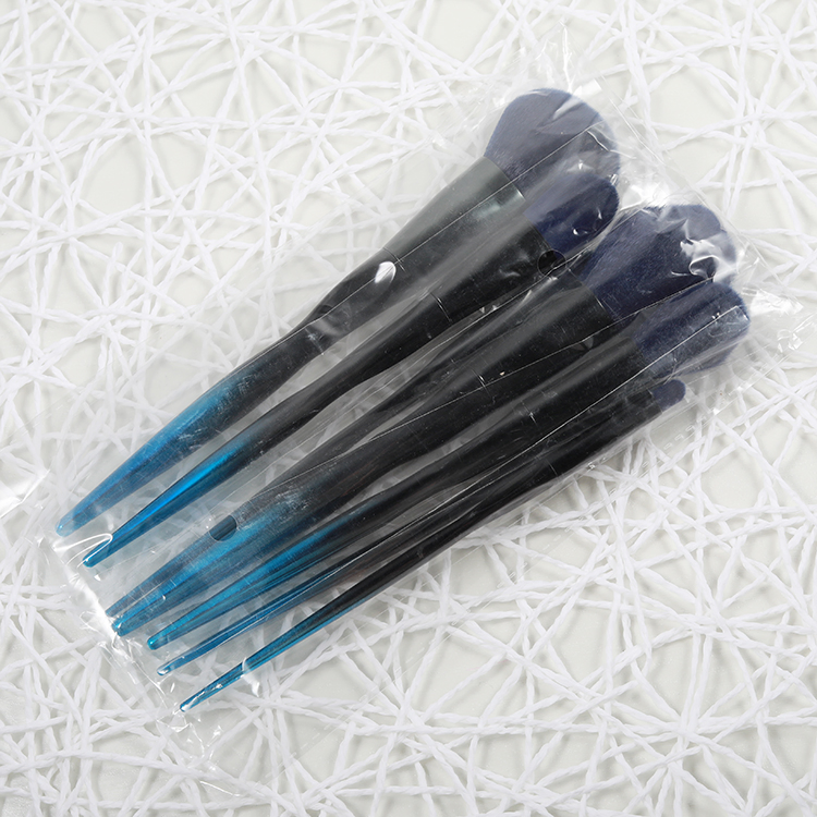 Nuevo cepillo de maquillaje de polvo facial sintético electrochapado de cintura delgada