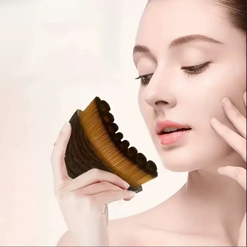 Nuevo cepillo de contorno facial de madera con mango suave y cerdas suaves hecho a medida
