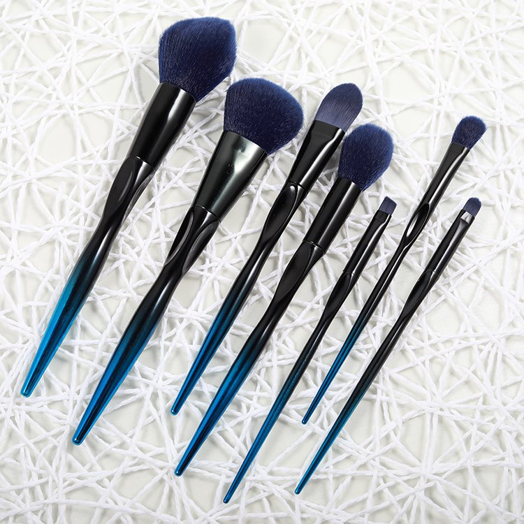 Nuevo cepillo de maquillaje de polvo facial sintético electrochapado de cintura delgada