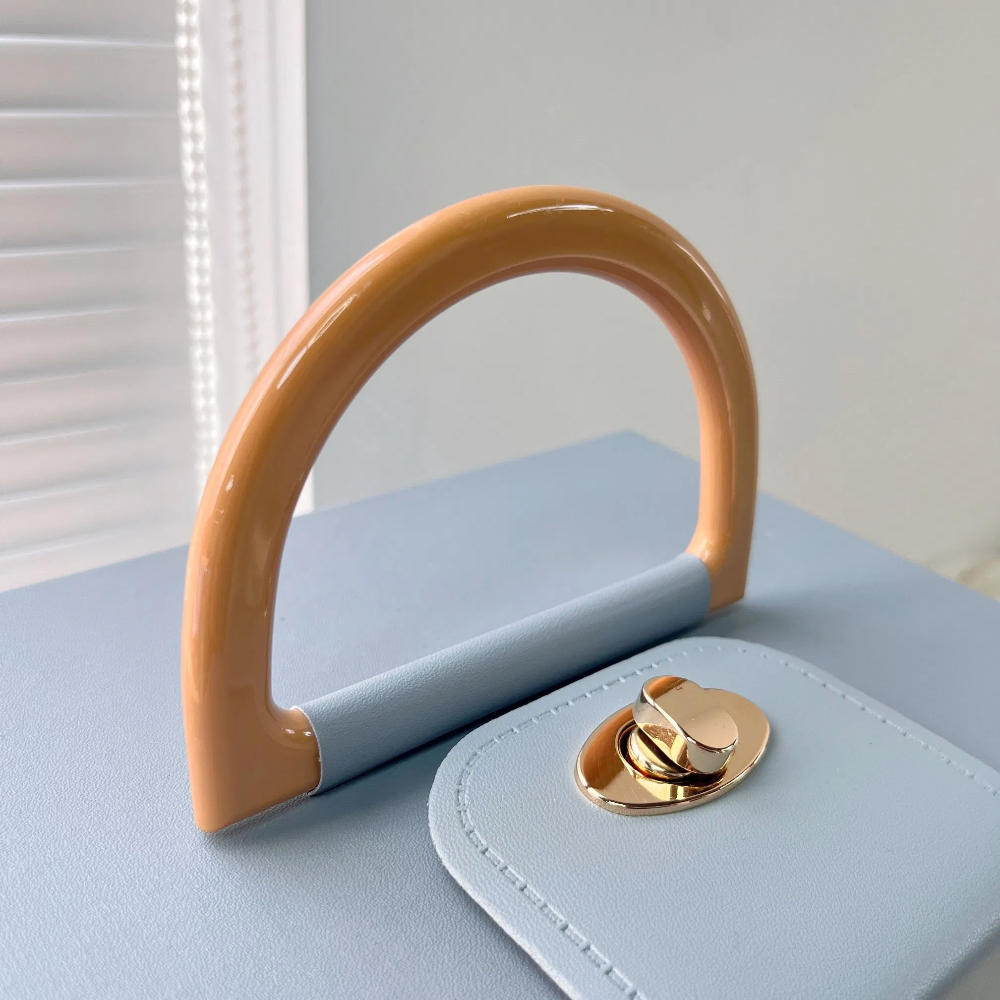 Caja de regalo de lujo para bodas con logotipo personalizado, caja de papel de cartón PU para empaquetado de joyas, cajas de almacenamiento de cosméticos con asa