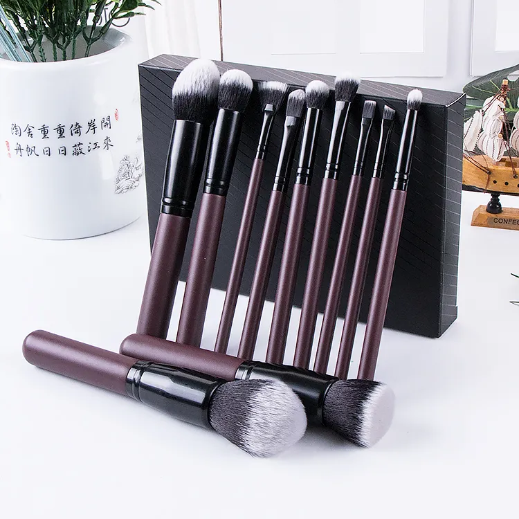 11PCS Conjunto de brochas de maquillaje de pelo sintético suave y denso para rostro/ojos con mango de madera