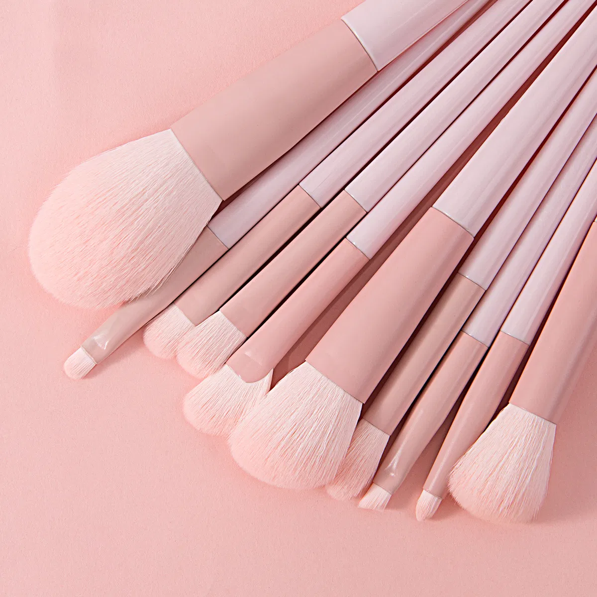 Set de Pinceles de Maquillaje Beautichen 11-Piece en Color Rosa con Bolsa de Viaje – Cerdas Suaves para Base, Rubor, Sombra de Ojos y Más – Diseño Elegante, Perfecto