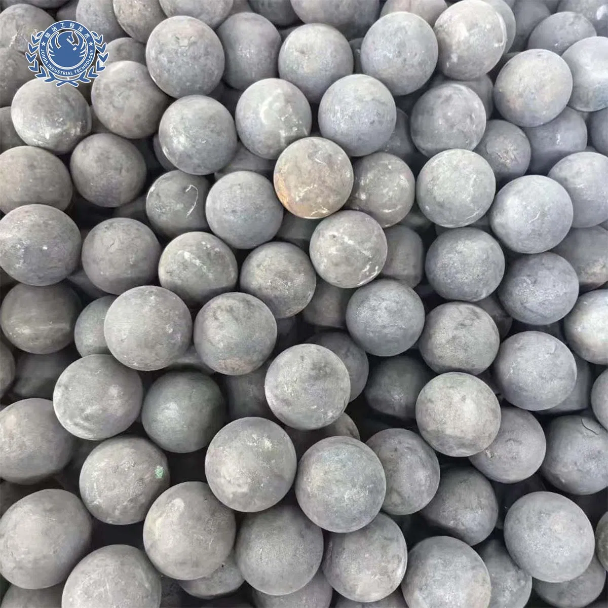 Bola de acero forjado para molinos de molienda en seco, bajo polvo y sin aglomeración, y resistente a altas temperaturas