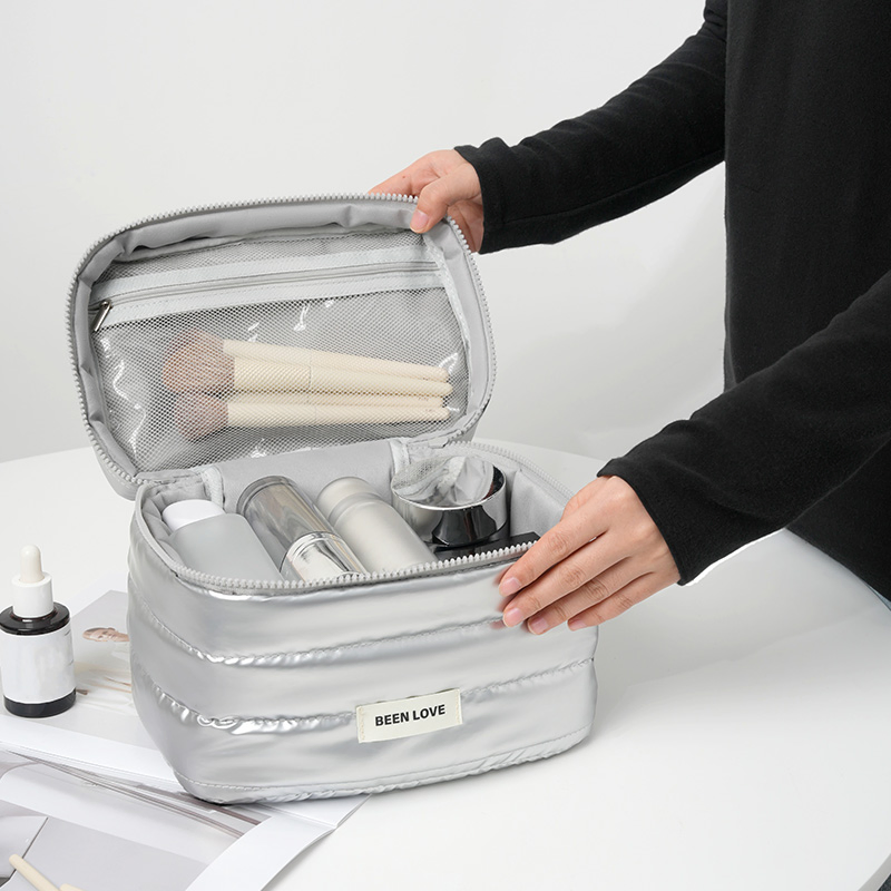 Estuche de Maquillaje de Mano con Gran Capacidad Bolsa de Cosméticos Portátil para Labiales y Cuidado de la Piel Cierre de Cremallera Fashionable