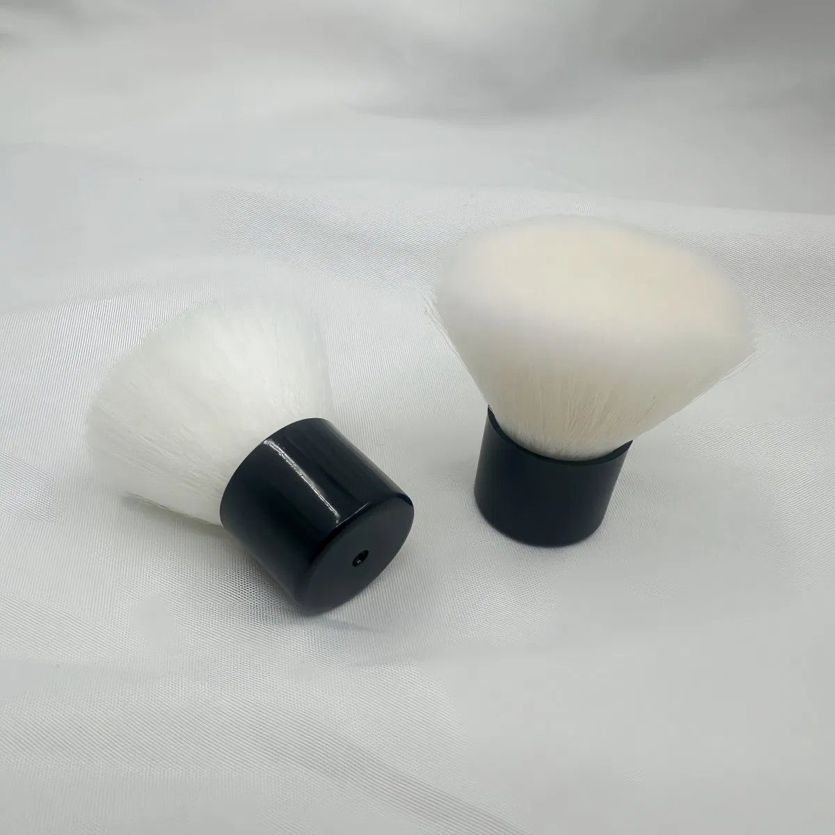 Conjunto de brocha de polvo mini Kabuki y espátula de silicona con logo personalizado, herramientas de maquillaje para polvo suelto, base y mascarilla facial