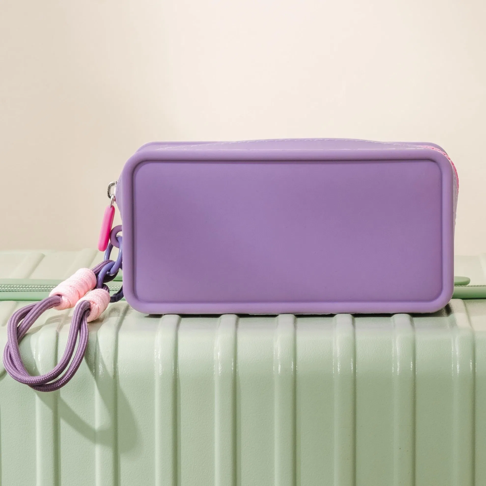 Organizadores de maquillaje de viaje nuevos, bolsas de cosméticos con cremallera, estuches de silicona elegantes, nuevas bolsas de cosméticos de viaje