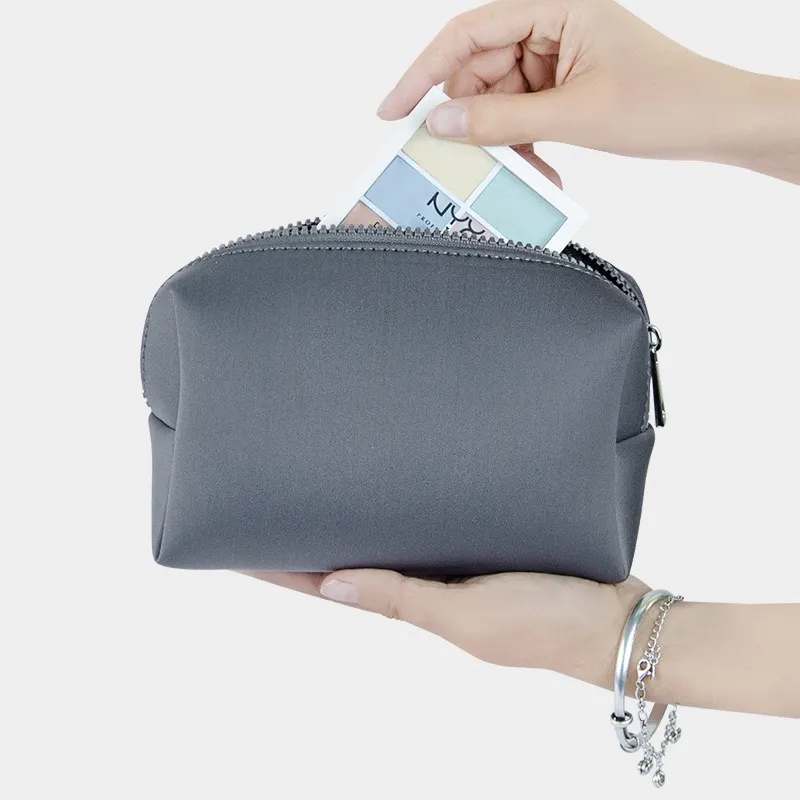 Bolsa de cosméticos ligera y linda