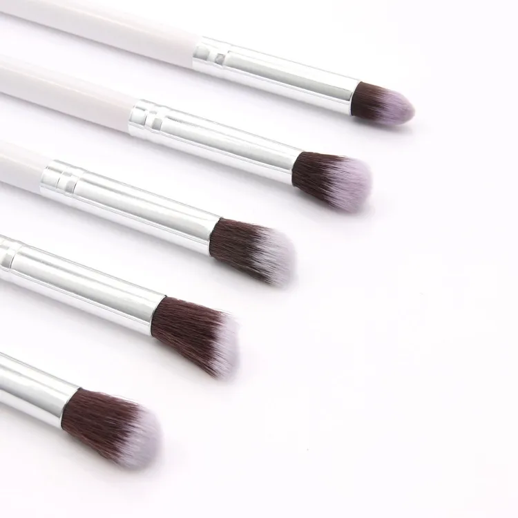 Juego de brochas con pelo sintético de maquillaje