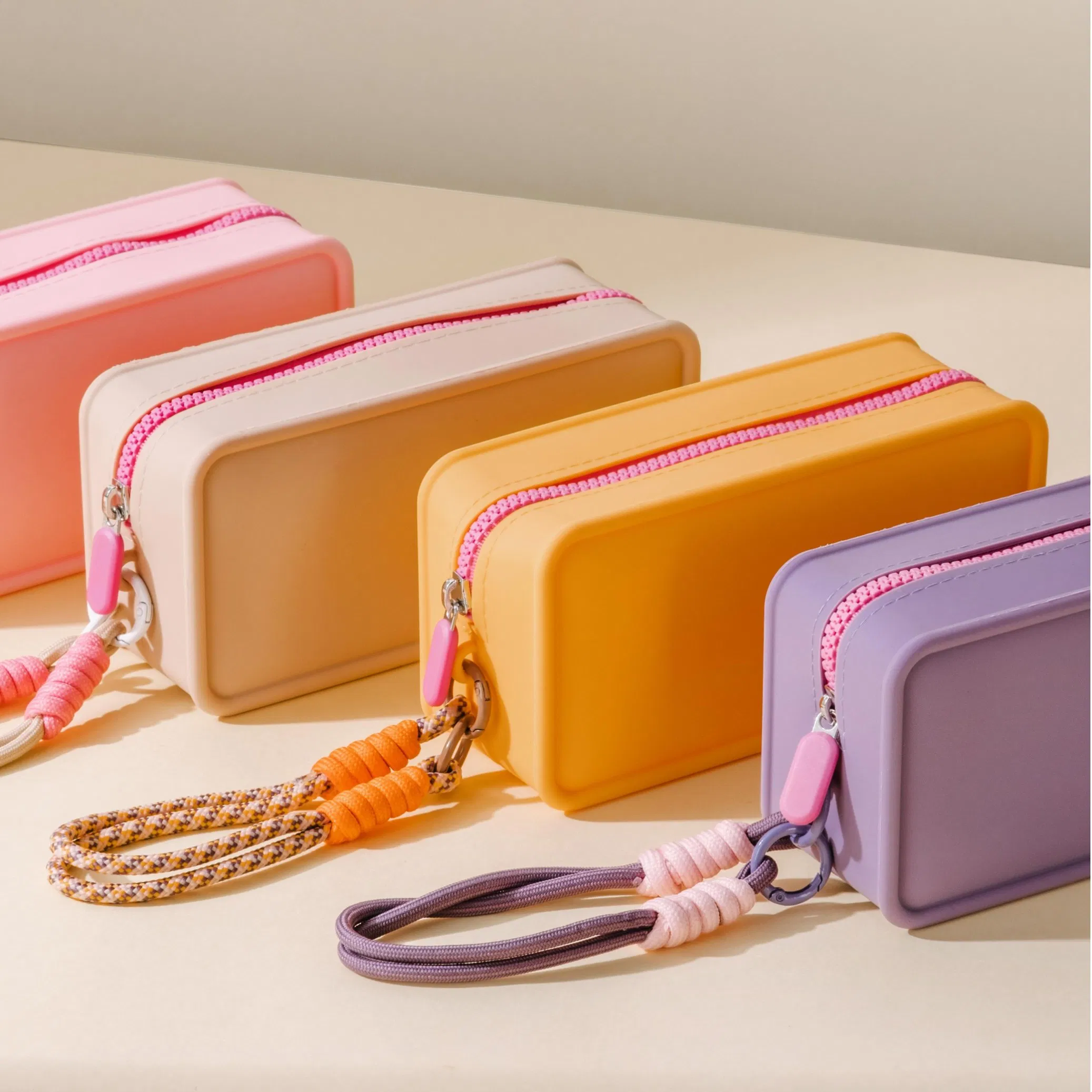 Organizadores de maquillaje de viaje nuevos, bolsas de cosméticos con cremallera, estuches de silicona elegantes, nuevas bolsas de cosméticos de viaje