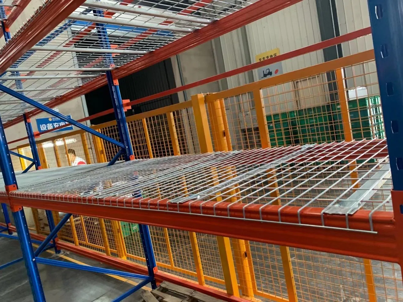 Nesrack Standard Size Flare Waterfall Welded Galvanized Steel Metal Storage Wire Mesh Decking for Pallet Racking