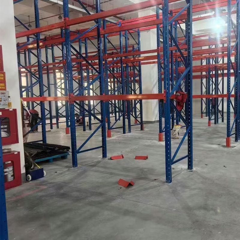 Heavy Duty Selective Teardrop Pallet Rack High Load Capacity for Distribution Center Inventory Management