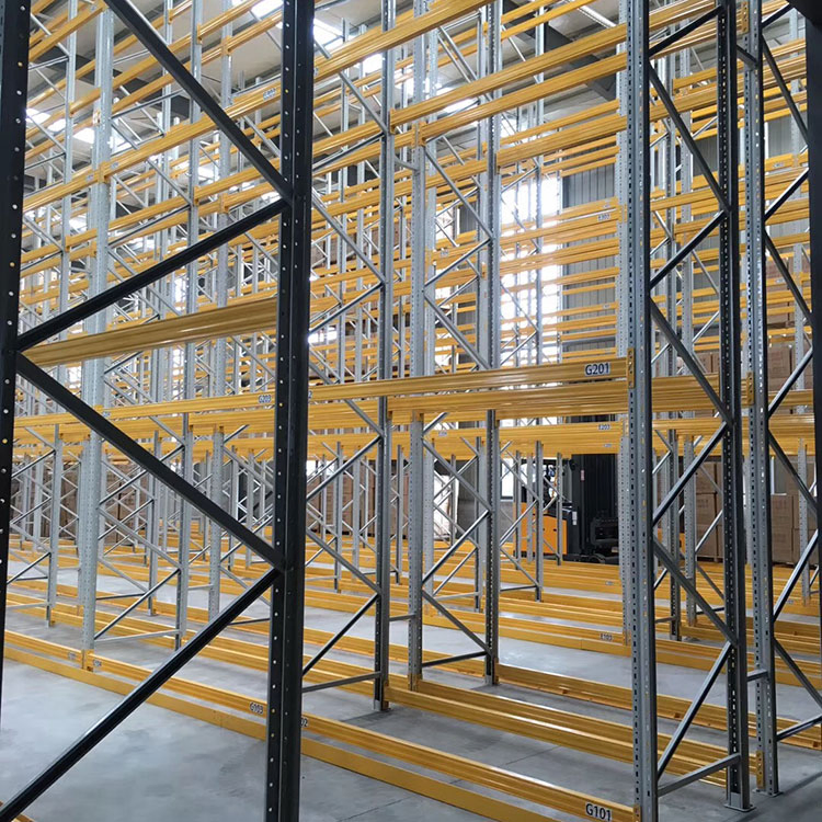 Heavy Duty Narrow Aisle Pallet Rack System for Warehouses