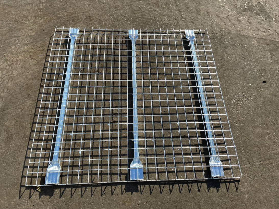 Nesrack Standard Size Flare Waterfall Welded Galvanized Steel Metal Storage Wire Mesh Decking for Pallet Racking