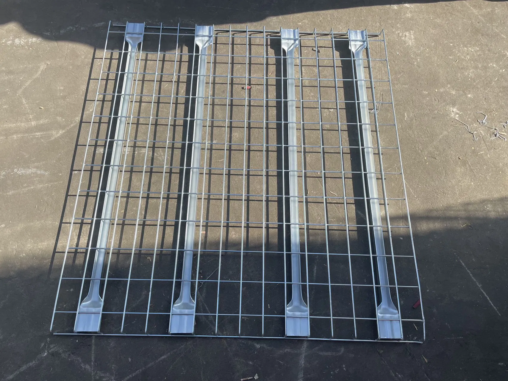 Heavy-Duty Galvanized Q235 Steel Wire Mesh Deck Warehouse Rack with Durable
