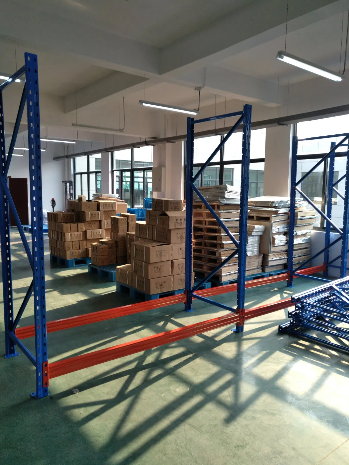Q355 High Strength Steel 12m High Rise Narrow Aisle Selective Pallet Racking