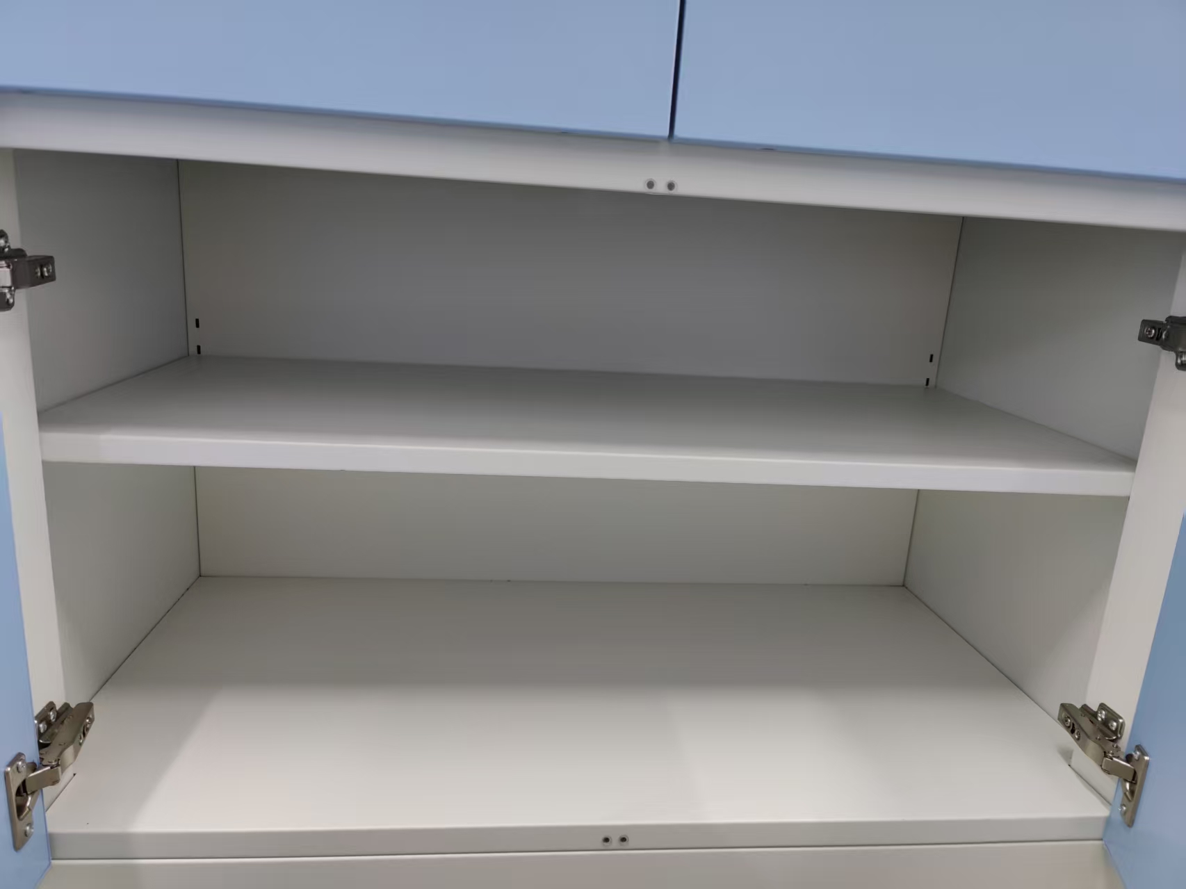 Adjustable Height Shelf