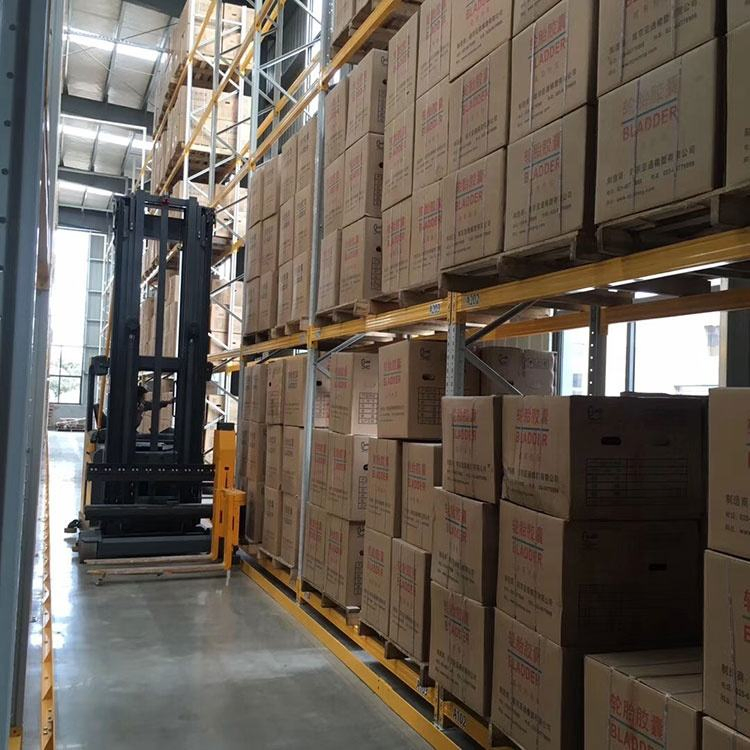 Heavy Duty Narrow Aisle Pallet Rack System for Warehouses
