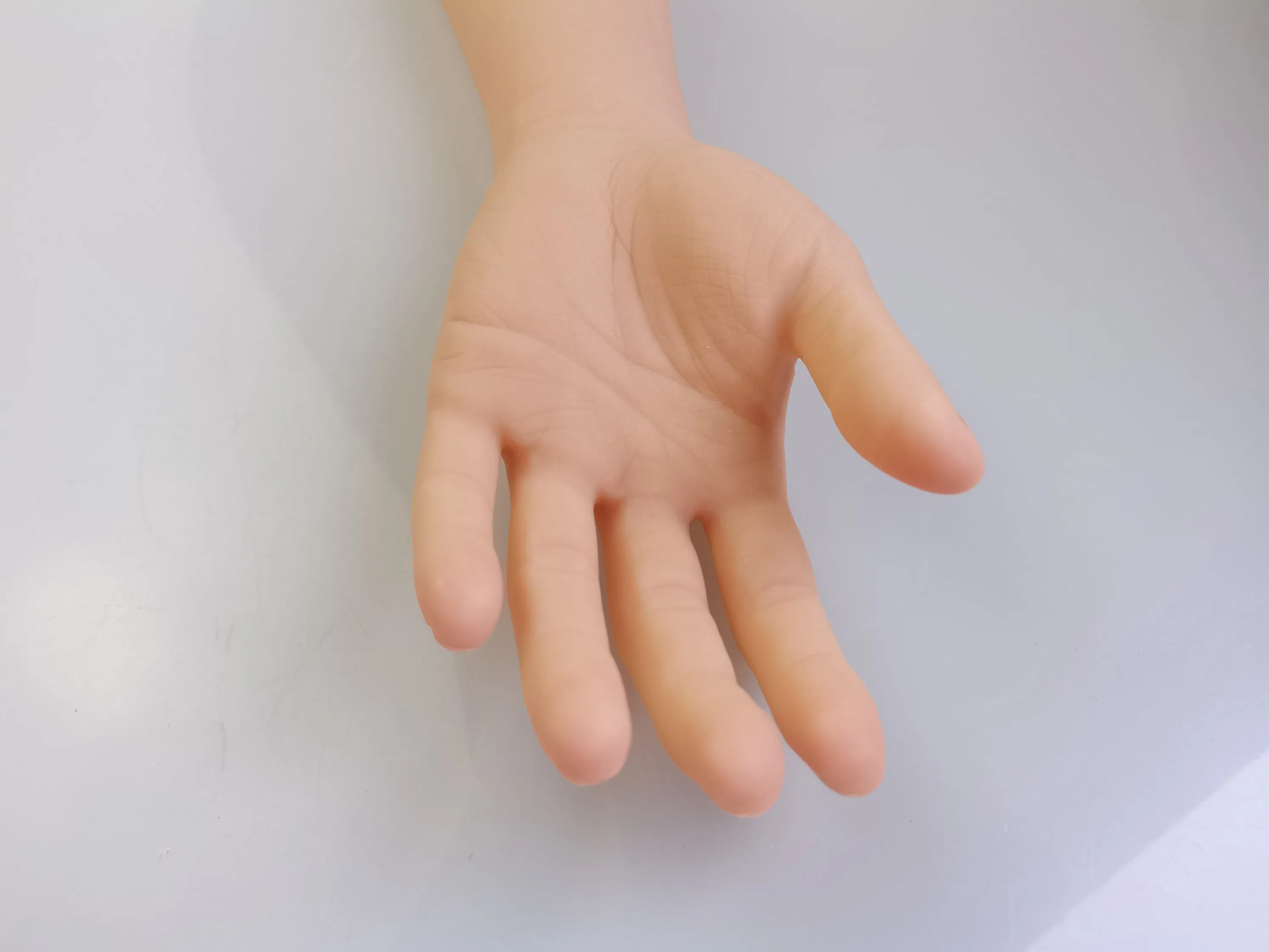 قفازات تجميلية (مزودة بسحاب وحشوة) طبية للأطراف الاصطناعية العلوية