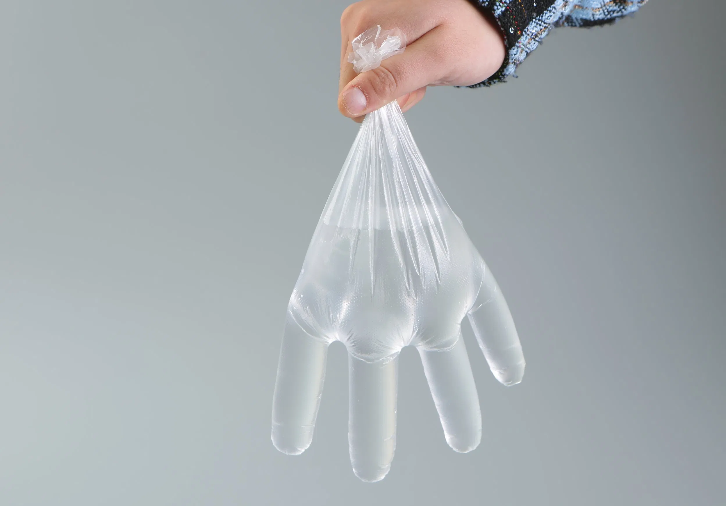 قفازات طبية واقية disposable مصنوعة من البلاستيك PE CPE لحماية اليدين