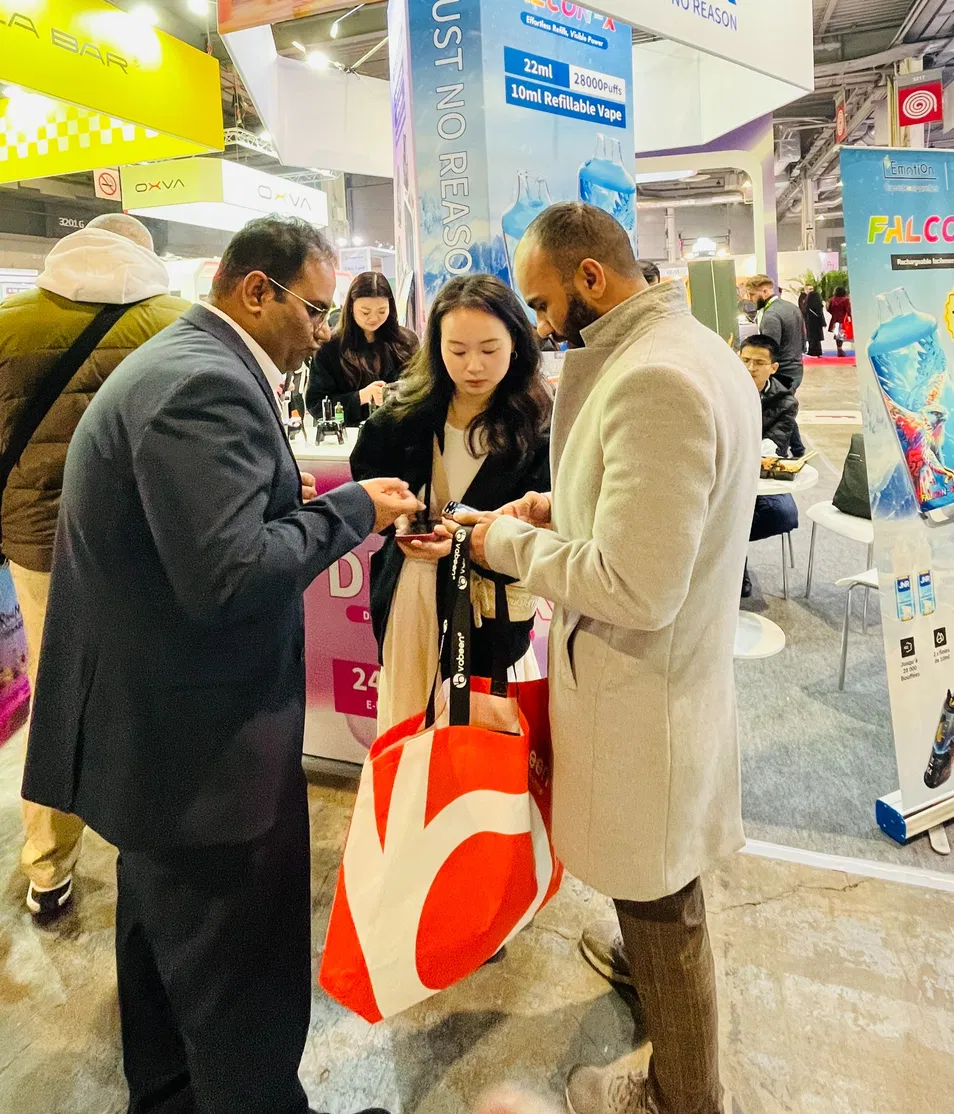 Jnr Alien 10K Exhibition Photo at Vape Expo Paris