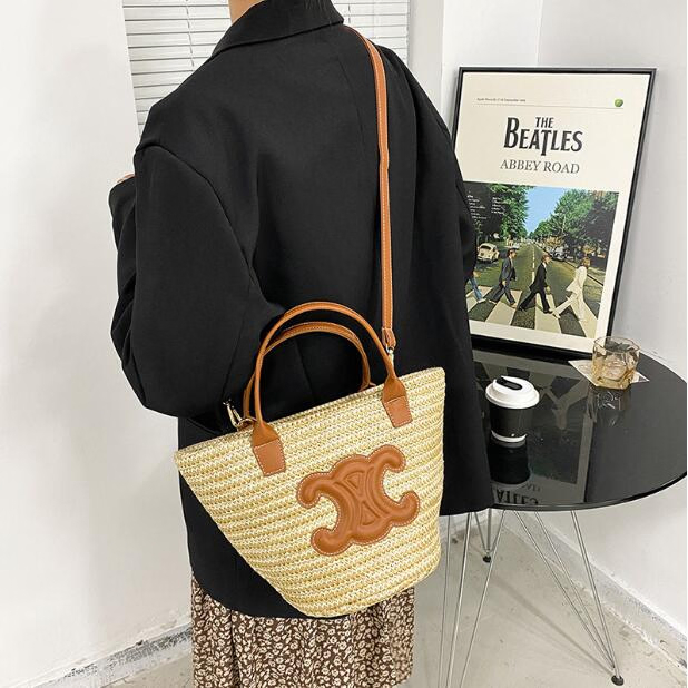 Bolsa de Palha Woven Bucket para Mulheres, Designer, Ombro Único, Estilo Novo de Verão, Tendência, Bolsa e Bolsa de Cesta Woven, Réplica Atacadista 1: 1
