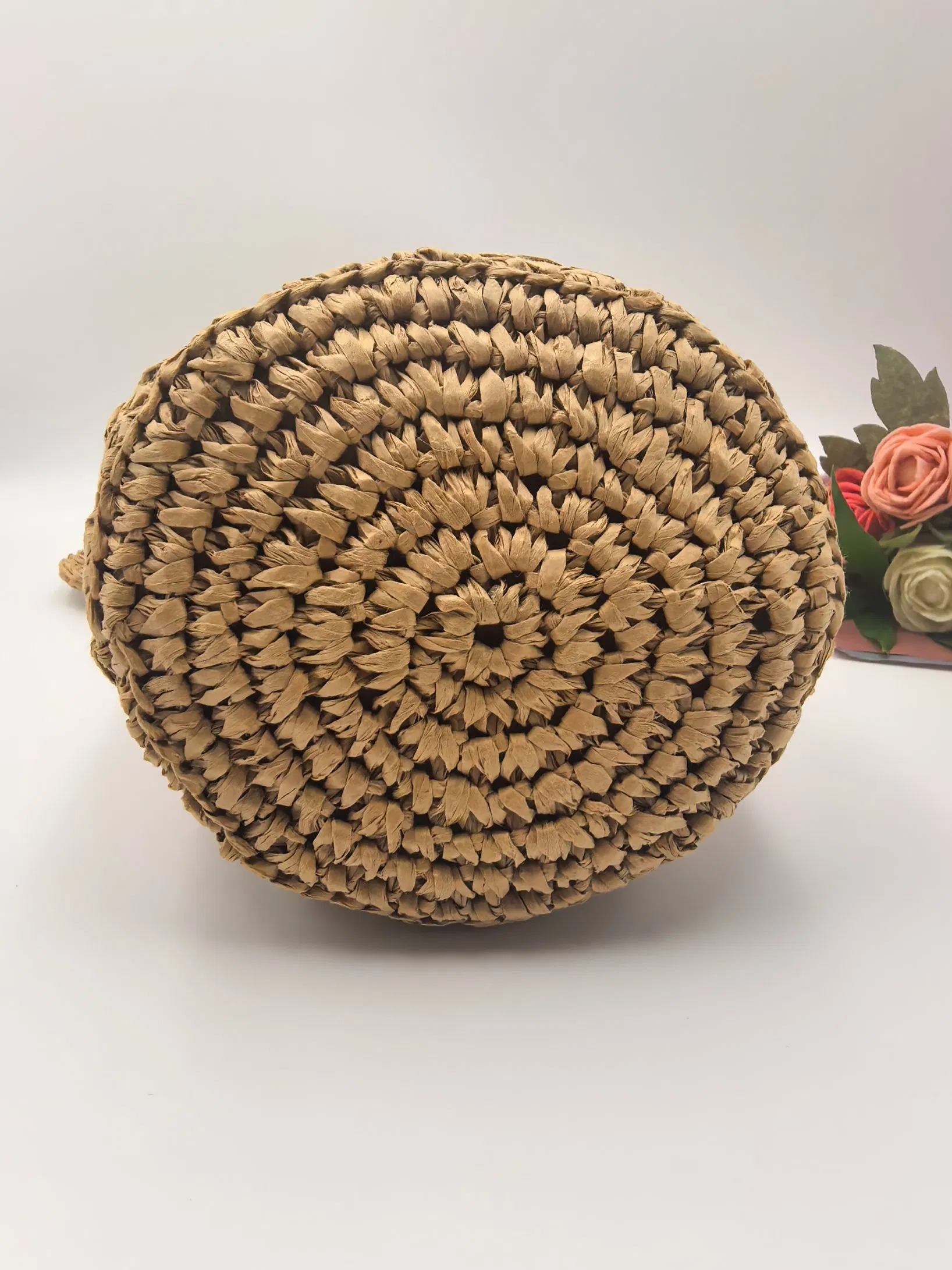Bolsa de Balde Boêmia Feita à Mão em Fibra Natural com Detalhes em Rosa