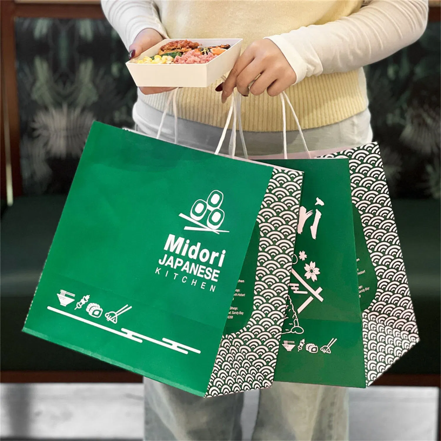 Saco de papel kraft descartável impresso com logotipo para restaurante, embalagem para takeout de massa e salada