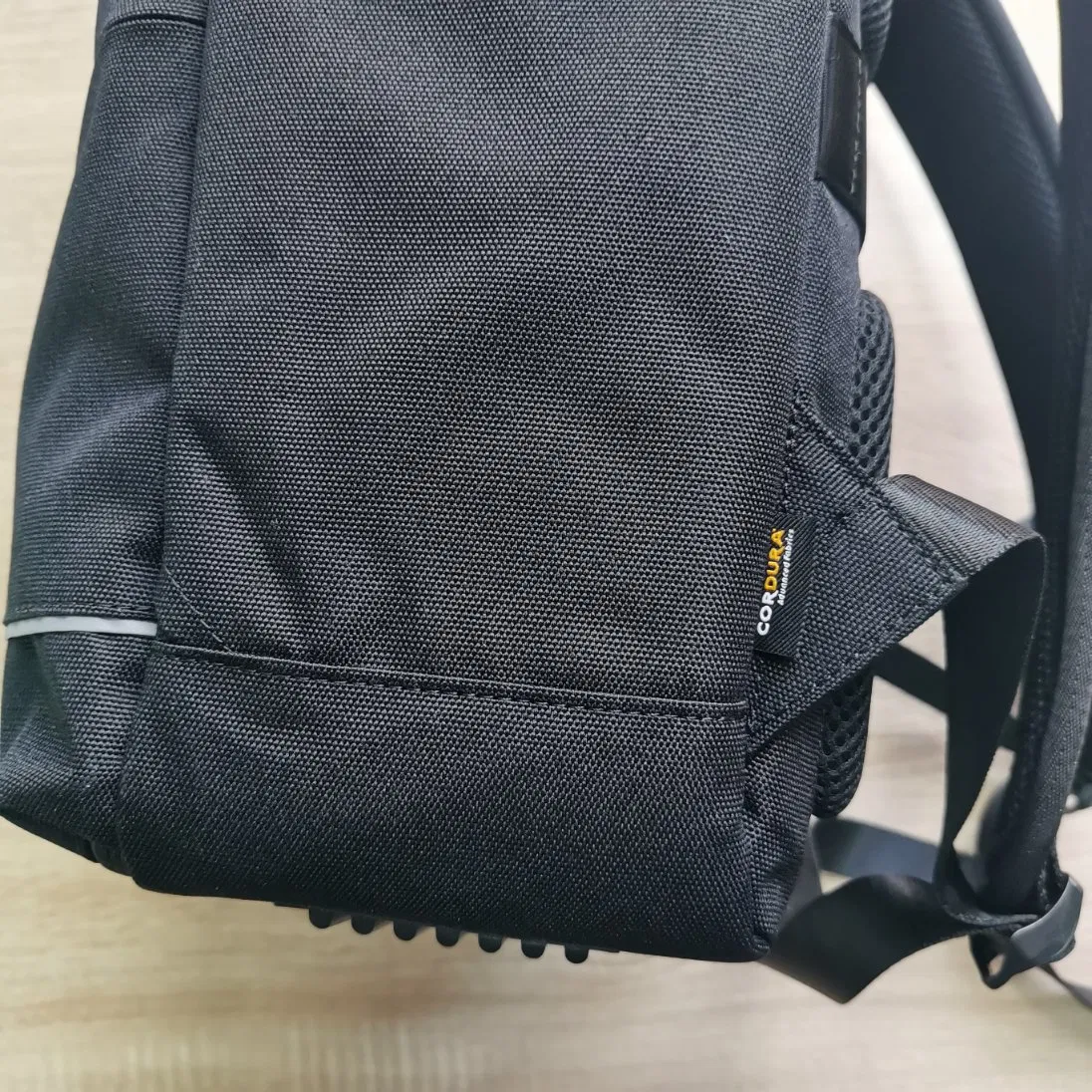 Mochila de Viagem com Dois Compartimentos, Ponto Inferior e Alça Lateral para Transporte Fácil