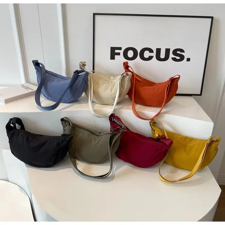 Bolsa Casual de Ombro Hobo Sling em Nylon para Mulheres e Homens, Saco Dumpling em Cor Sólida, Design de Meia Lua, Atacado, Bolsas de Mão com Design de Meia Lua