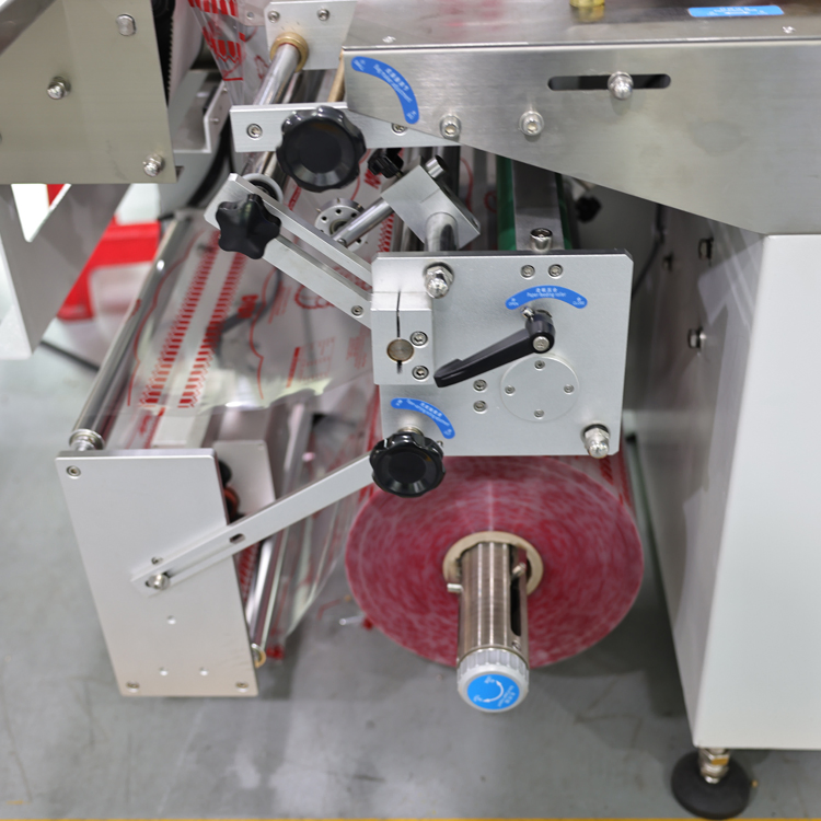 Máquina de embalagem automática horizontal totalmente automática para embalagem de alimentos tipo pillow, embalagem de doces, sabonete, bolo de gelo, saco de pão para embalagem de chocolate