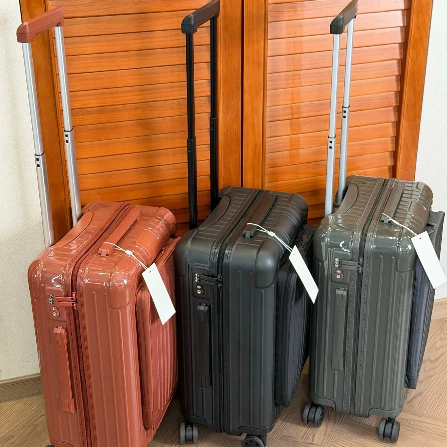 Mala de Viagem ABS de Alta Qualidade 21-Inch com Grande Capacidade e 360-Degree Rodas Giratórias Conjunto de Três Peças à Prova d'Água Estilo Cartoon