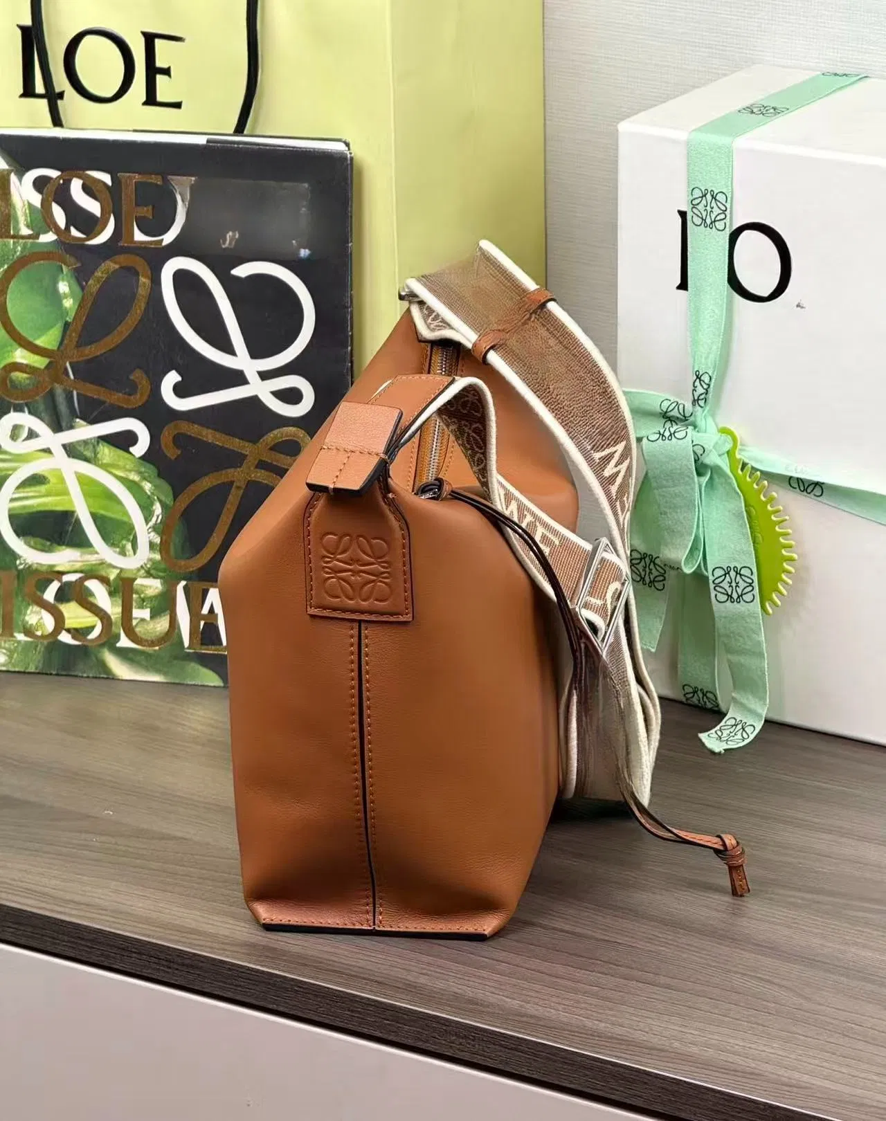 Bolsa Hobo Elegante e Despojada para Mulheres, Bolsa de Moda Minimalista Moderna