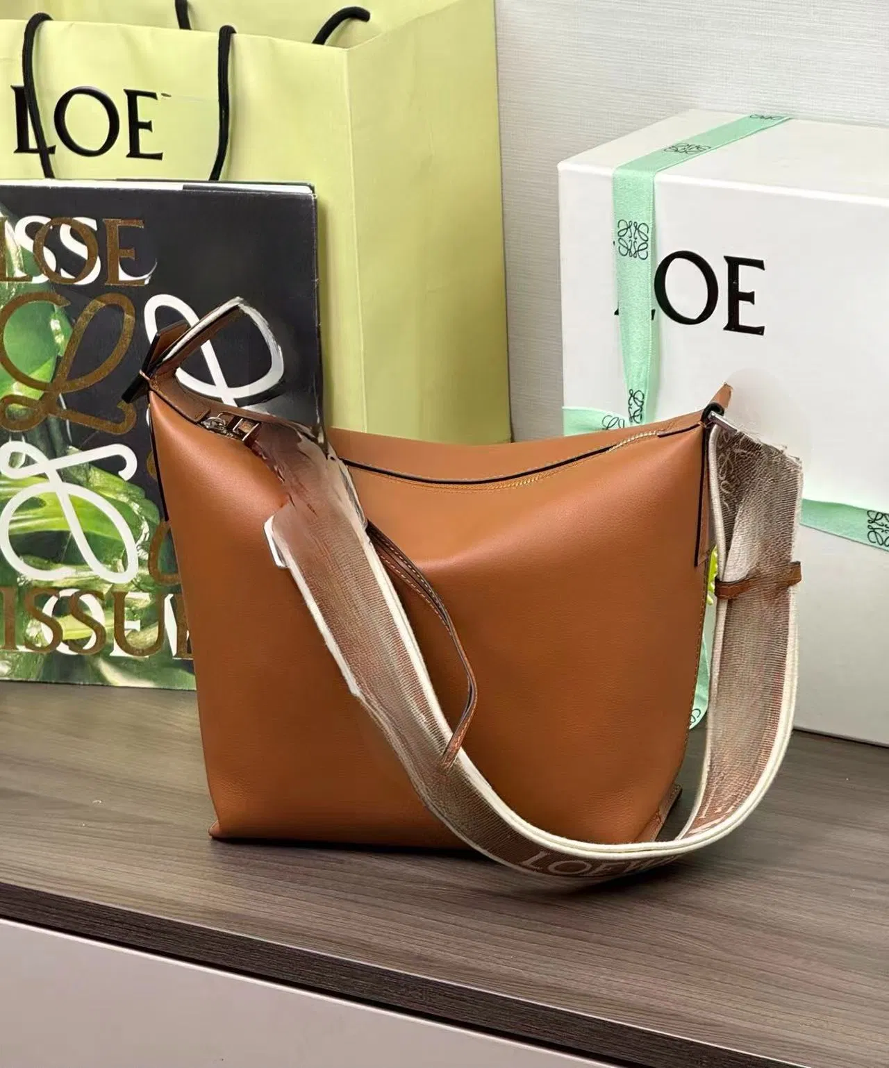 Bolsa Hobo Elegante e Despojada para Mulheres, Bolsa de Moda Minimalista Moderna