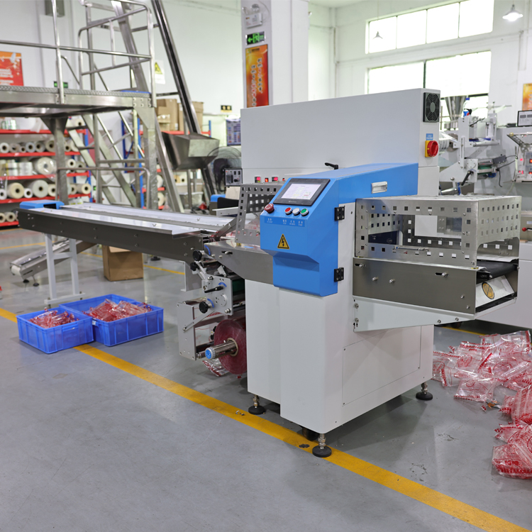 Máquina de embalagem automática horizontal totalmente automática para embalagem de alimentos tipo pillow, embalagem de doces, sabonete, bolo de gelo, saco de pão para embalagem de chocolate